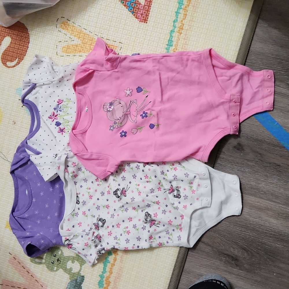 4 onesizes